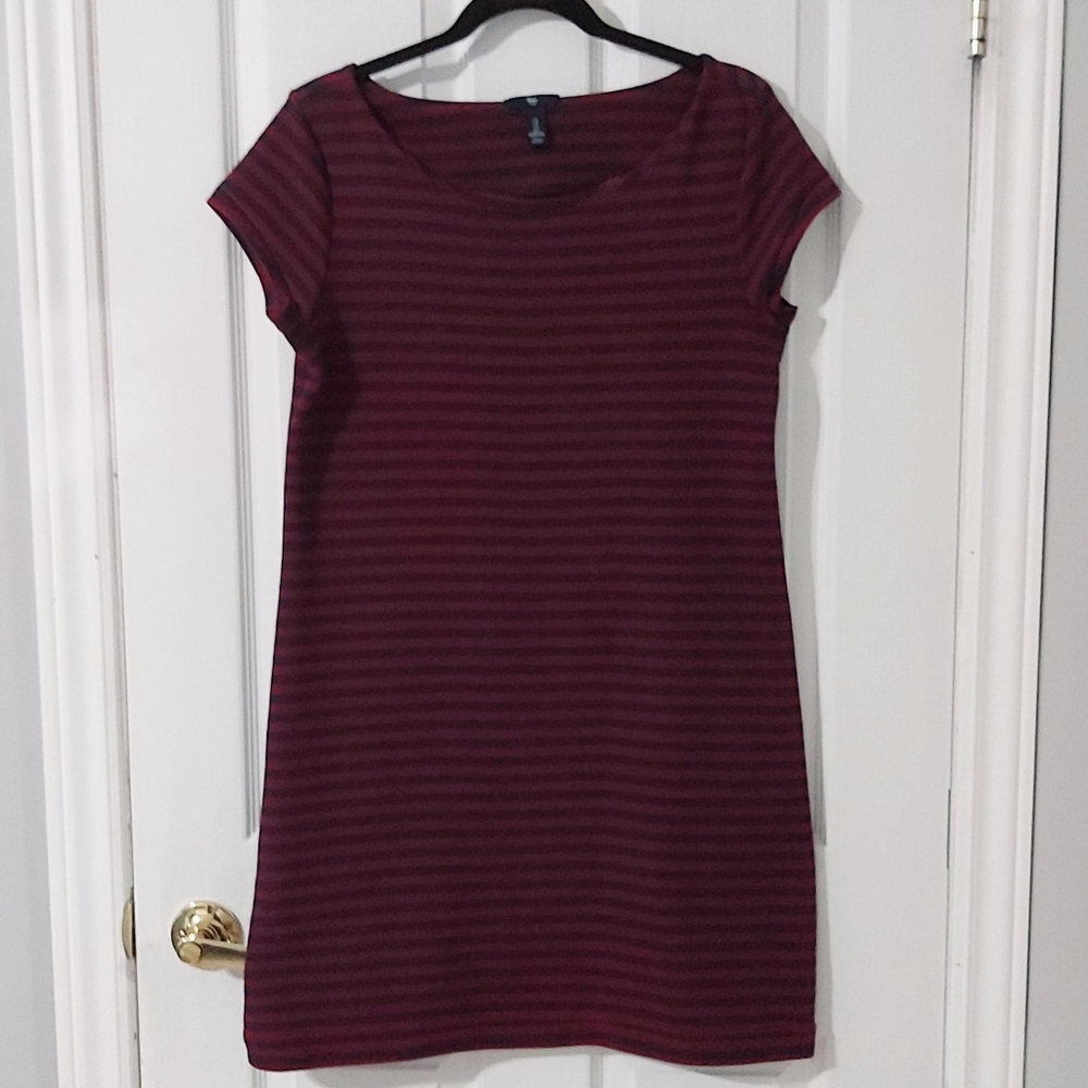 Short sleeve knit dress
